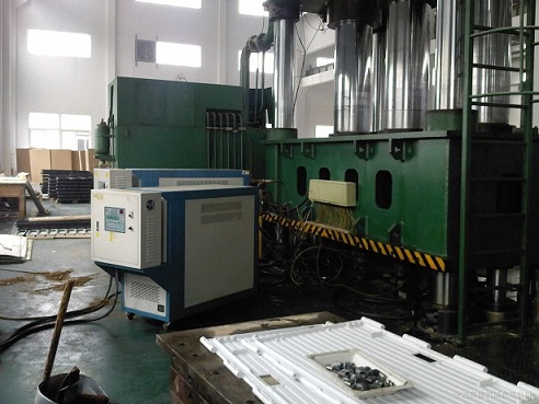 復(fù)合材料模溫機(jī)，玻璃鋼成型模具溫度控制機(jī)，炭纖維成型模溫機(jī)